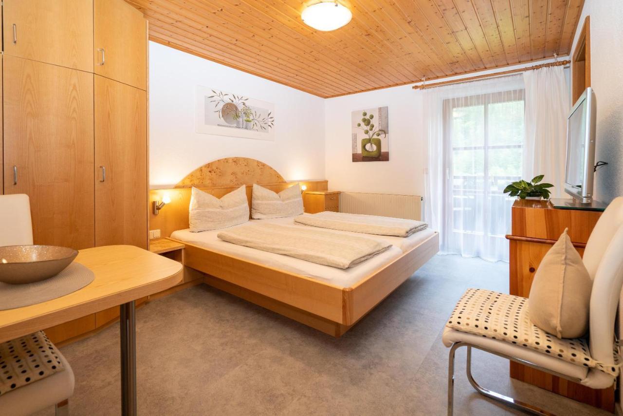 Gaestehaus Fitsch - Ferienwohnung In Silbertal Exterior foto